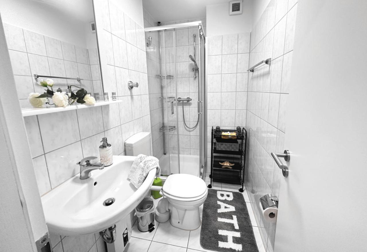 Vaz Apartments Essen, Kueche, Wlan, Tv, Netflix, Ca 15 Min Messe U Hbf Екстериор снимка